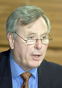 Portraitfoto von Andreas von Bülow - Rede Axis for Peace - 2005